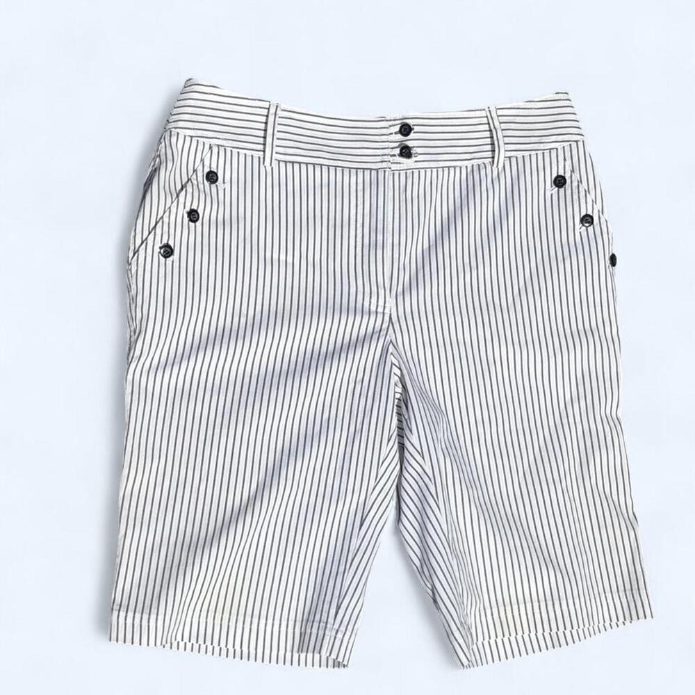 Chic white and navy blue